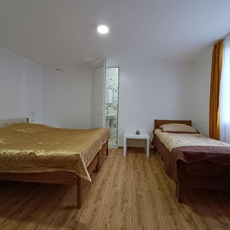 Guesthouse Mery Kobuleti Kültér fotó