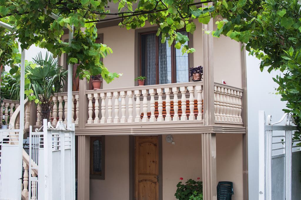 Guesthouse Mery Kobuleti Kültér fotó
